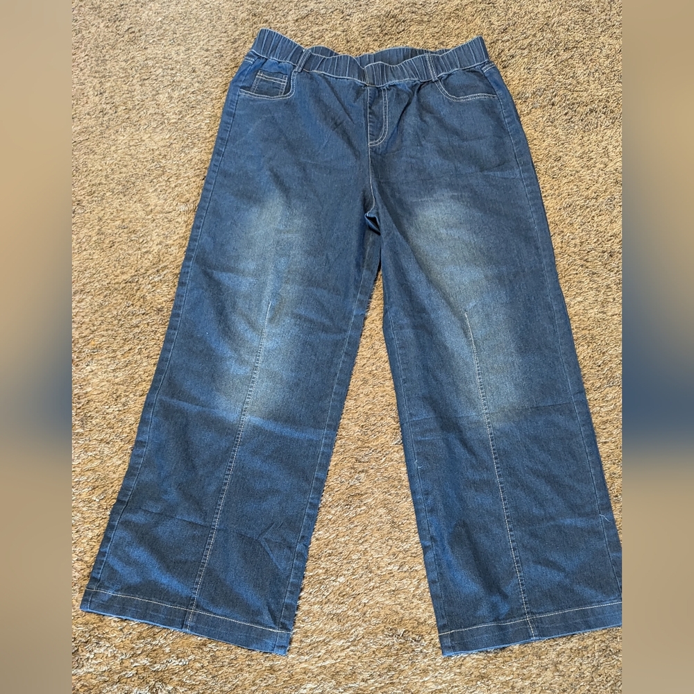 NWOT Wide Leg Jeans
